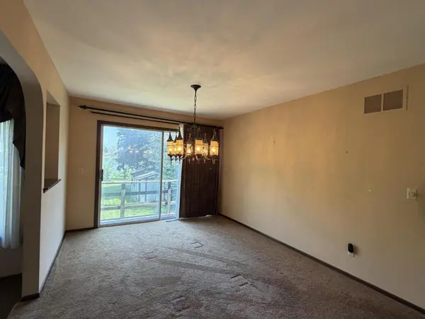 1076 Shoreline Road, Crown Point, IN 46307