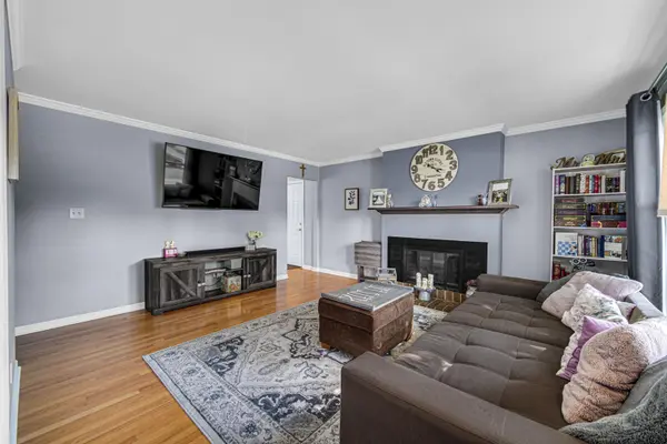 2208 Berwick Drive, Valparaiso, IN 46383