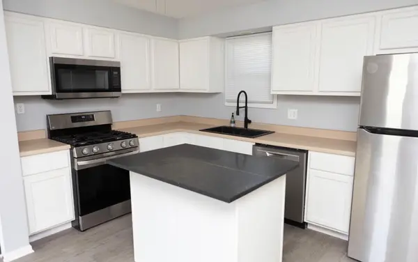 4040 Kingsway Drive, Crown Point, IN 46307