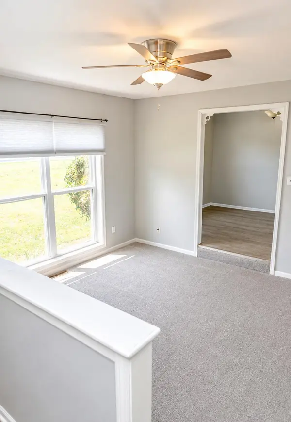 4040 Kingsway Drive, Crown Point, IN 46307