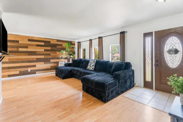 2440 Springhill DR, Schererville, IN 46375