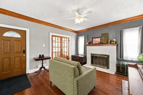 3541 Ridge RD, Highland, IN 46322