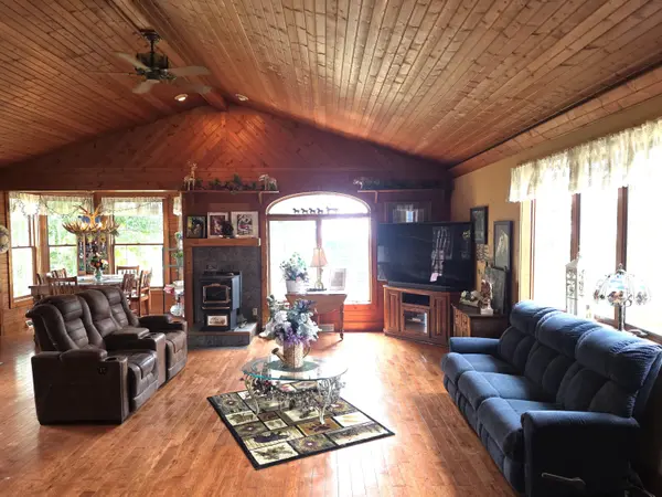 7161 N 1200, Fair Oaks, IN 47943