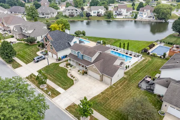 673 Davis Circle, Crown Point, IN 46307