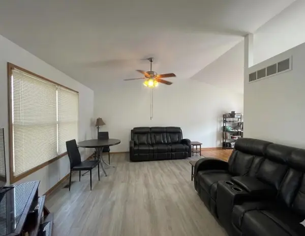 3043 Mallory ST, Portage, IN 46368