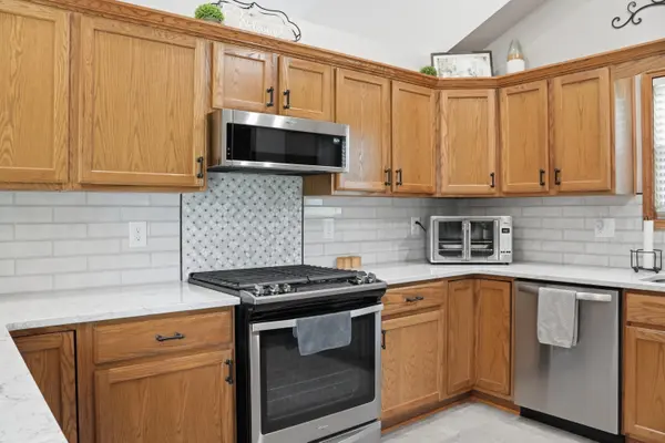 9634 Grasselli AVE, St. John, IN 46373