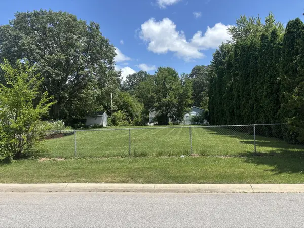 703 Heritage Road, Valparaiso, IN 46385
