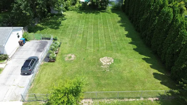 703 Heritage RD, Valparaiso, IN 46385