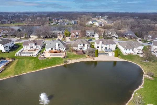 669 Davis CIR, Crown Point, IN 46307