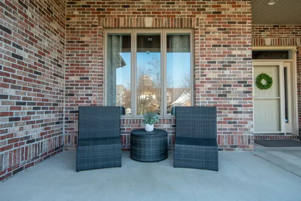 669 Davis CIR, Crown Point, IN 46307