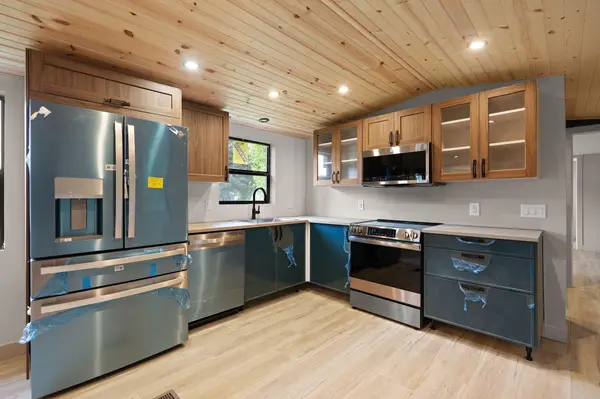 4216 Old Orchard Lane, Wheatfield, IN 46392