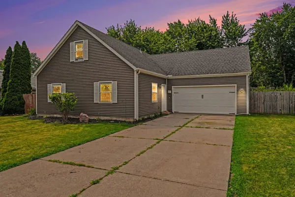 617 Seminole DR, Lowell, IN 46356