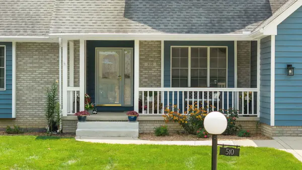 510 Eastwood DR, Kouts, IN 46347
