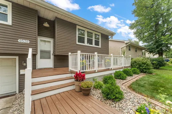9539 Hawthorne Drive, Munster, IN 46321