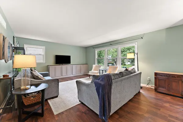 9539 Hawthorne Drive, Munster, IN 46321