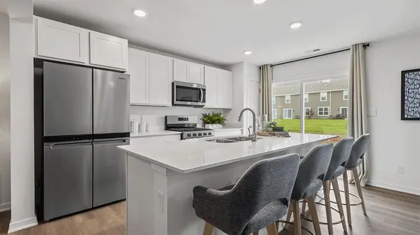 543 Cressmoor Boulevard, Hobart, IN 46342