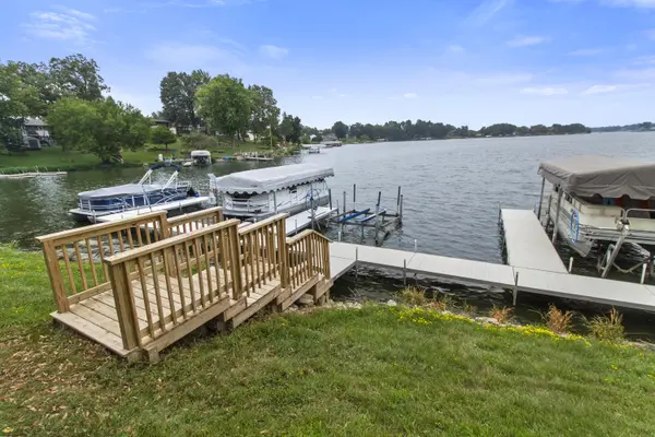 2513 E Lakeshore DR, Crown Point, IN 46307