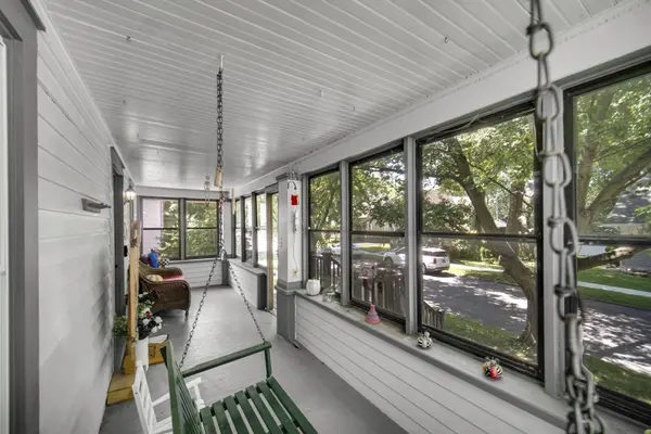 208 Weston ST, Valparaiso, IN 46385