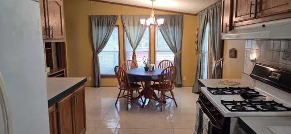 11643 Chateau LN, Demotte, IN 46310