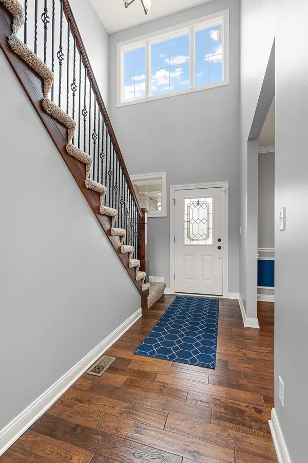 9827 Garden WAY, St. John, IN 46373