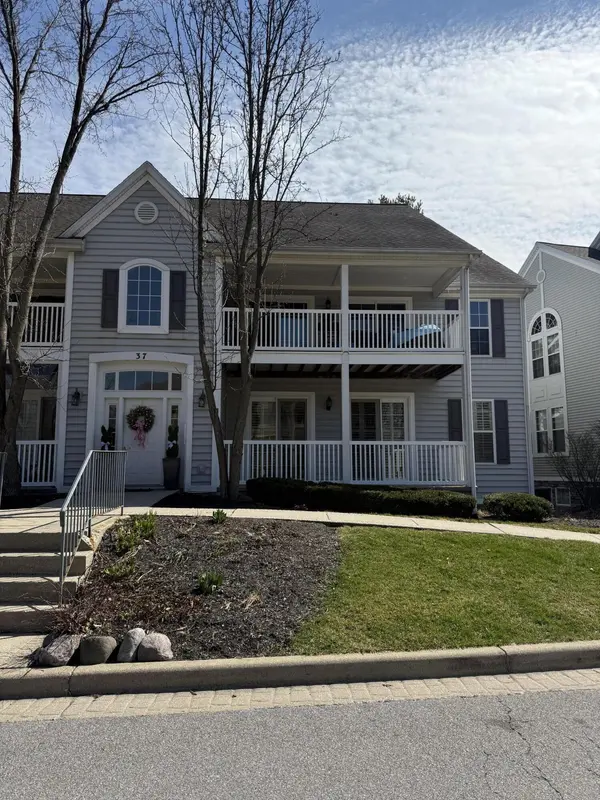 37 Fentree DR #A, Valparaiso, IN 46385