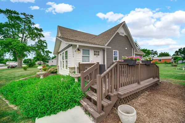 108 E Rensselaer Street, Mount Ayr, IN 47964