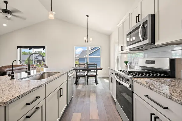 3001 Forestside Lane, Valparaiso, IN 46385