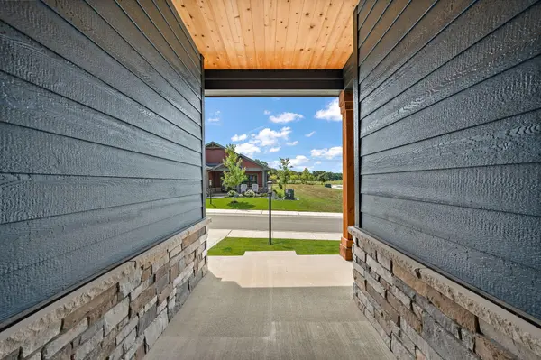 3001 Forestside Lane, Valparaiso, IN 46385