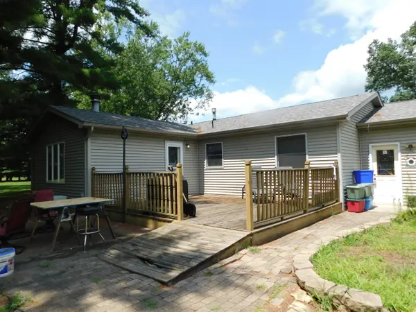 505 8th AVE, Demotte, IN 46310