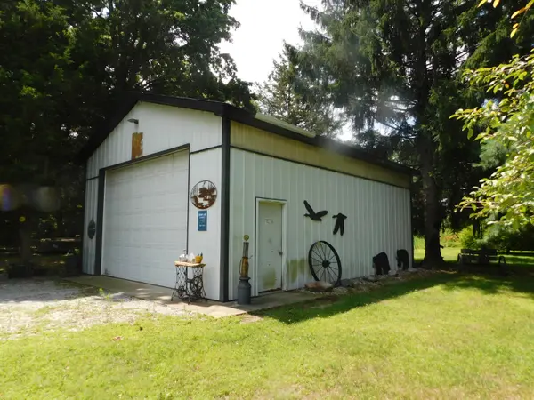 505 8th AVE, Demotte, IN 46310