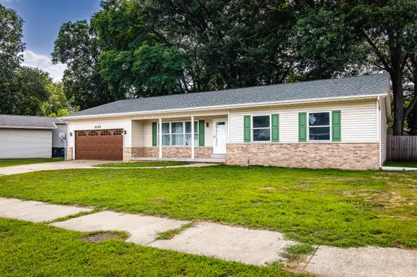 2124 Saffron ST, Portage, IN 46368