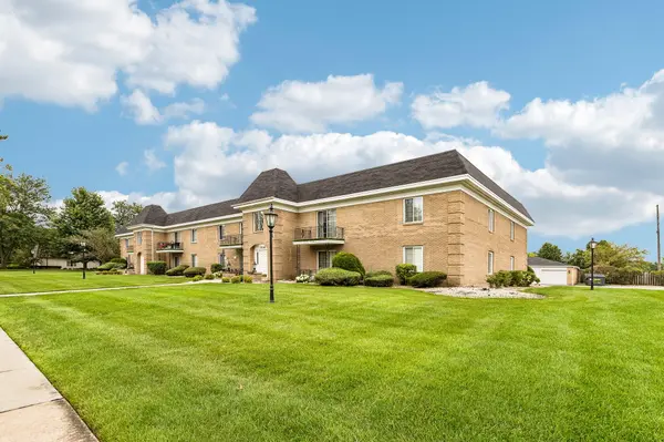 1238 Camellia DR #10, Munster, IN 46321