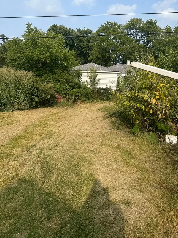 8207 Grace ST, Highland, IN 46322