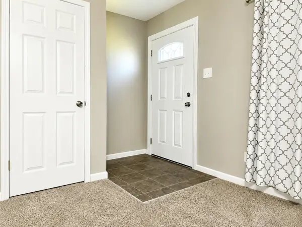 4764 Ralston PL, Griffith, IN 46319