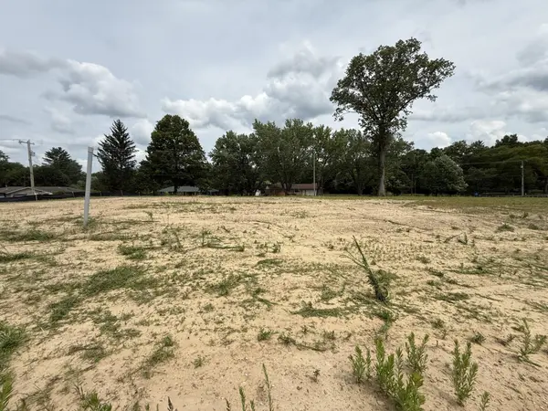 886 W Severs Road, La Porte, IN 46350