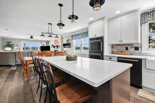 3496 W Lakeshore DR, Crown Point, IN 46307