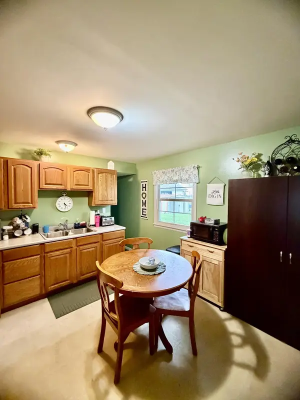 1356 W 1st PL, Hobart, IN 46342