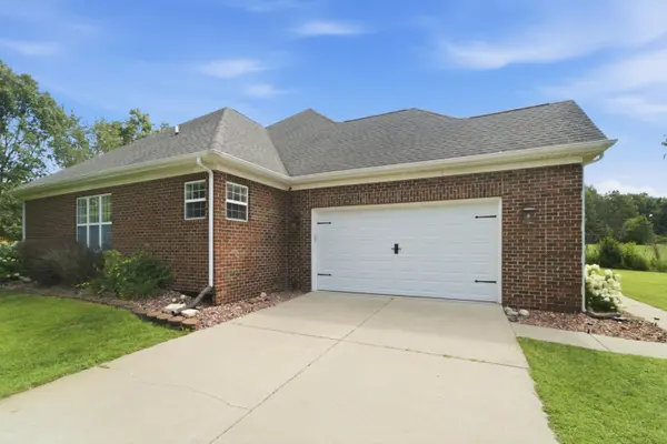 6776 Fox Crossing, Knox, IN 46534