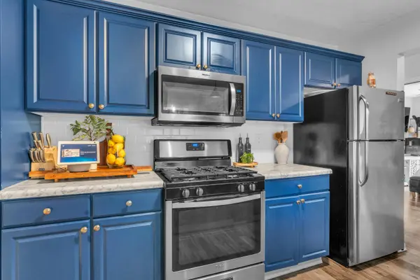 1557 Byfield Parkway, Valparaiso, IN 46385