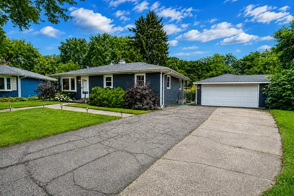 807 Henry CT, Hobart, IN 46342