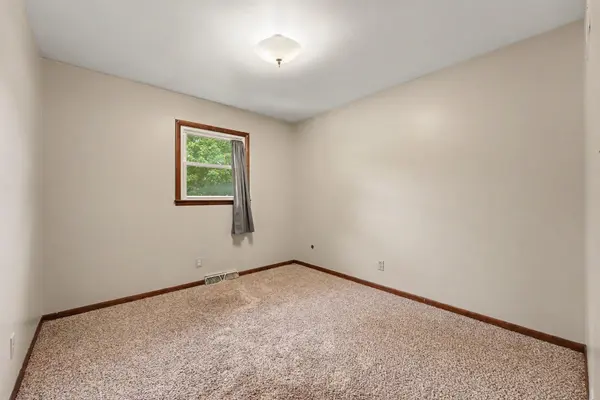 640 Julie DR, Schererville, IN 46375