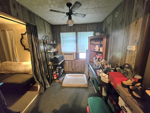 255 E 8th Street, Hobart, IN 46342