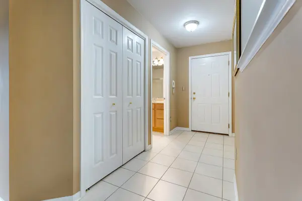 635 Cambridge CT #2b, Munster, IN 46321