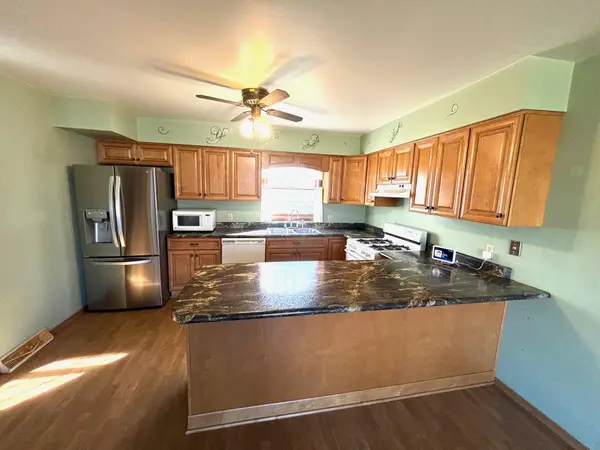 3863 Kingsway DR, Crown Point, IN 46307