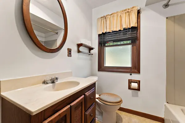 206 E 9th ST, La Porte, IN 46350