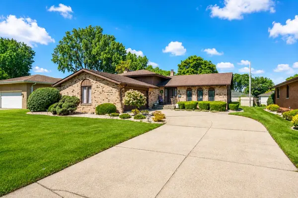 8144 Tapper AVE, Munster, IN 46321