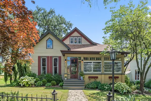 406 Lafayette ST, Valparaiso, IN 46383