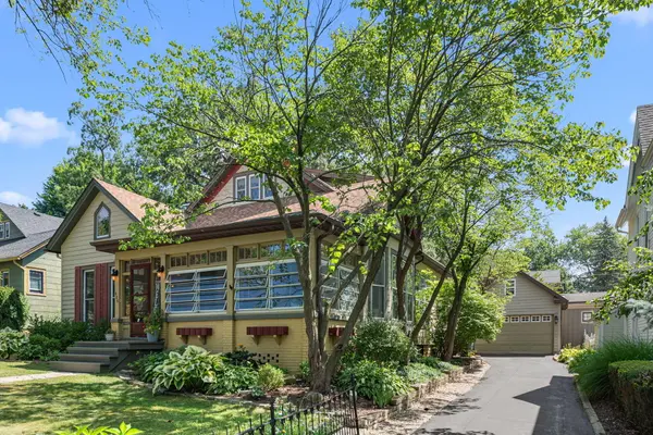 406 Lafayette ST, Valparaiso, IN 46383
