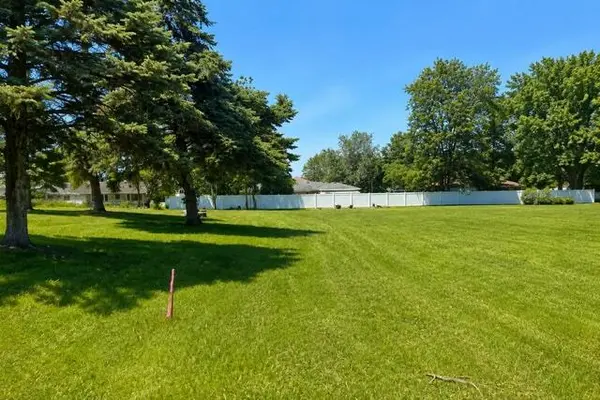 8660 Mattson DR, St. John, IN 46373