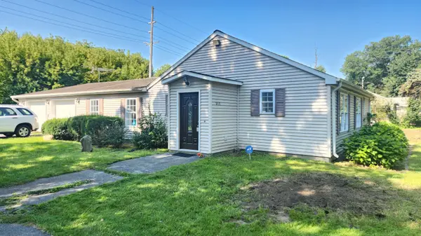 10 1/2 E 36th PL, Hobart, IN 46342